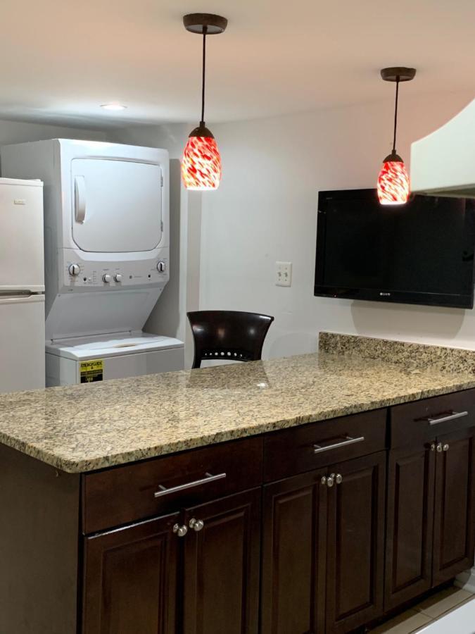 Renovated English Basement 2Bdrm Home Near Metro واشنطن المظهر الخارجي الصورة