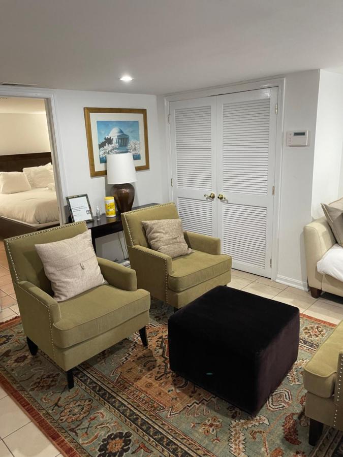 Renovated English Basement 2Bdrm Home Near Metro واشنطن المظهر الخارجي الصورة